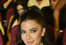 اليانا صليبا تتألق على السجادة الحمراء كعضو لجنة تحكيم في Miss Natural Beauty 2026